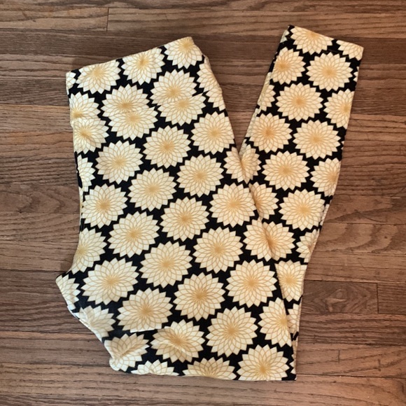 Women’s LuLaRoe Tall & Curvy Leggings Bundle- Mickey Mouse & Cute Patterns - Picture 2 of 10